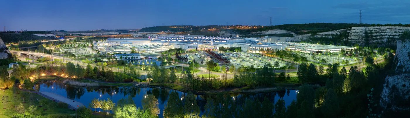Bluewater Shopping Centre, photographed in 2009. The ice rink is built outside The Village, near Zizzi
